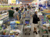 Người dân TPHCM đổ xô đi mua sắm, có siêu thị tăng 300% lượng hàng