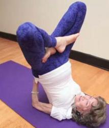 Giáo viên yoga 104 tuổi: Tập 10 phút động tác này trước khi ngủ bằng 1 giờ chạy bộ, giúp sống thêm 20 năm