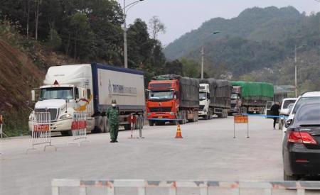 Bộ Giao thông vận tải cùng chống ùn tắc xe container, ngăn hành vi làm luật tại cửa khẩu